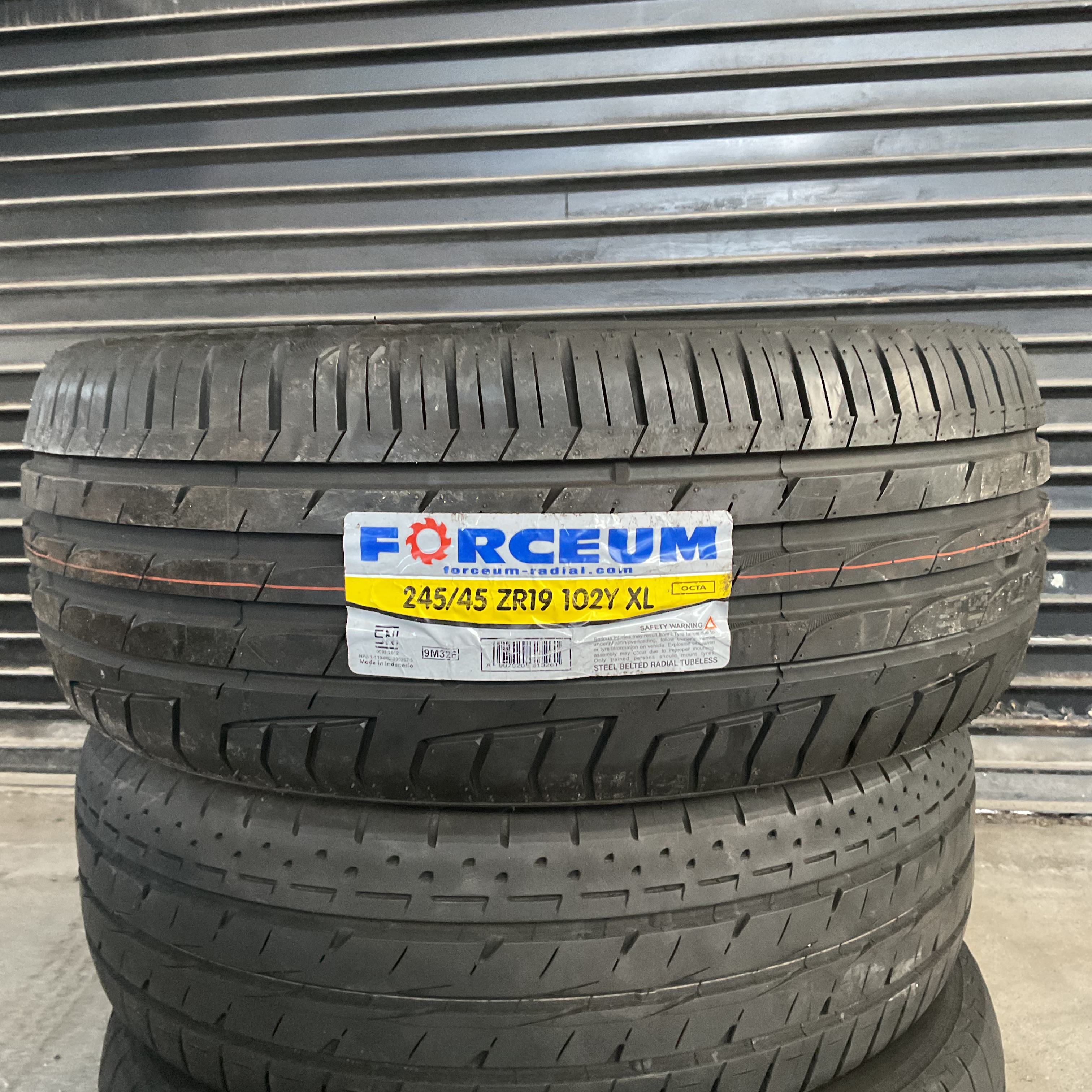 FORCEUM フォーセム 245/45 ZR19 102Y XL
