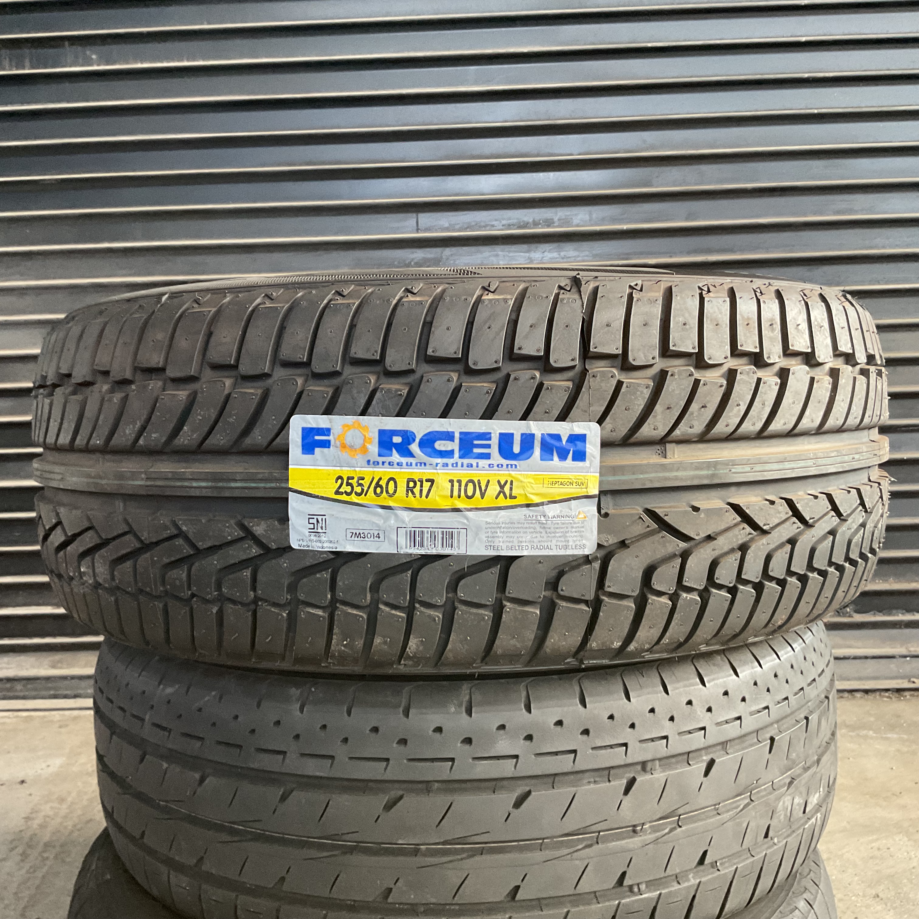 FORCEUM フォーセム 255/60 R17 110V XL