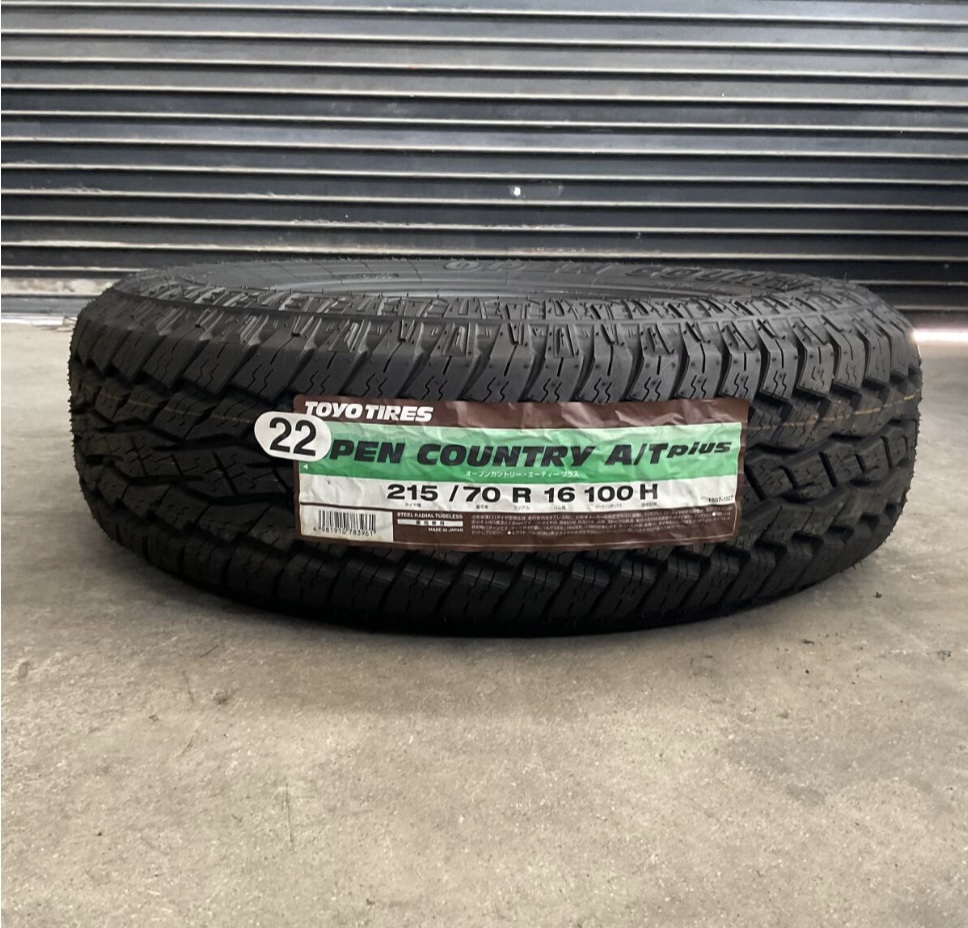 215/70R16 100H OPEN COUNTRY A/T plus TOYOTIRES トーヨータイヤ 2022年製