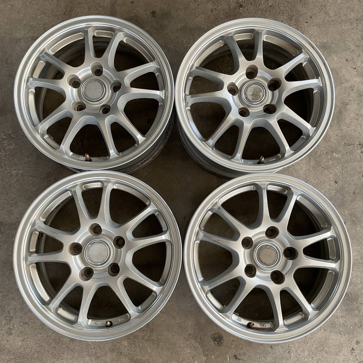 【中古品】ECO FORME エコフォルム 15×6J ＋53 5H PCD114.3 4本セット
